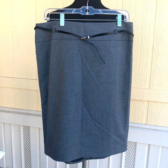 Liz Claiborne Dresses & Skirts - COPY - Pretty Designer Skirt by Liz Claiborne career, size 12